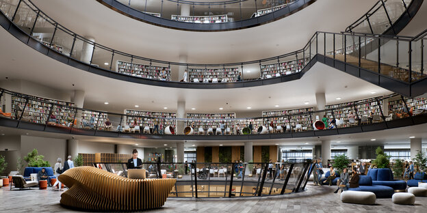 Eine Simulation der zur Bibliothek umgebauten Innenräume der Galeries Lafayette mit ihren Lichtkegeln.