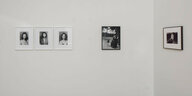 Blick in die Ausstellung, schwarz-weiße Fotografien an der Wand