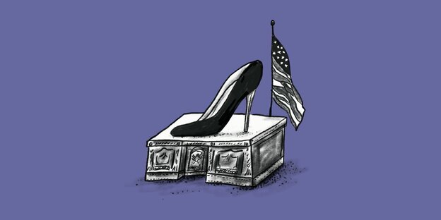 Die Abbildung zeigt einen High Heel-Schuh auf einem Schreibtisch mit einer USA-Flagge.