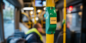 "Stop"-Taste in Bus