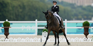 Gold im Einzel: Dressurreiterin Jessica von Bredow-Werndl auf Dalera.