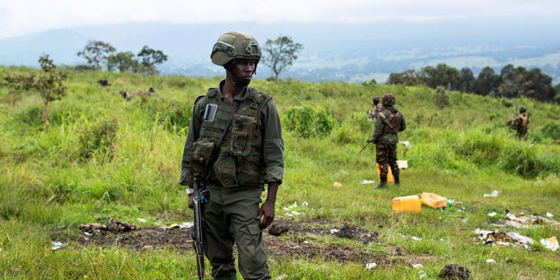 2 uniformierte M23-Rebellen in Nord-Kivu, Demokratische Republik Kongo