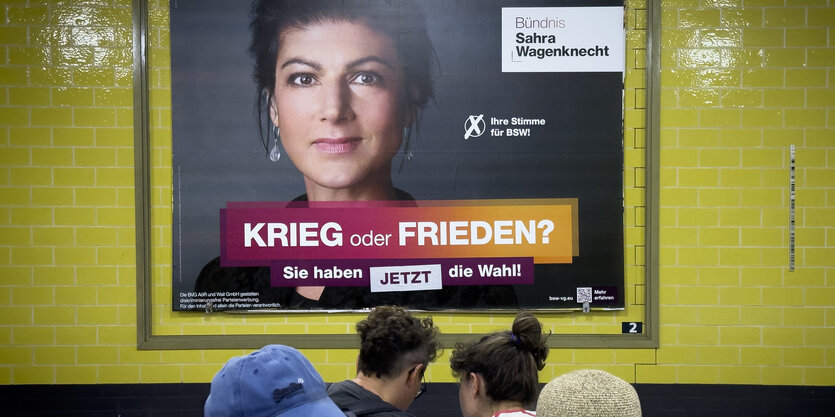 Wagenknecht Plakat in der U-Bahn