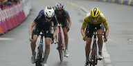 Zielsprint bei der Tour de France Femme in Lüttich