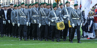 Bundeswehrkapelle im Stadion von Düsseldorf