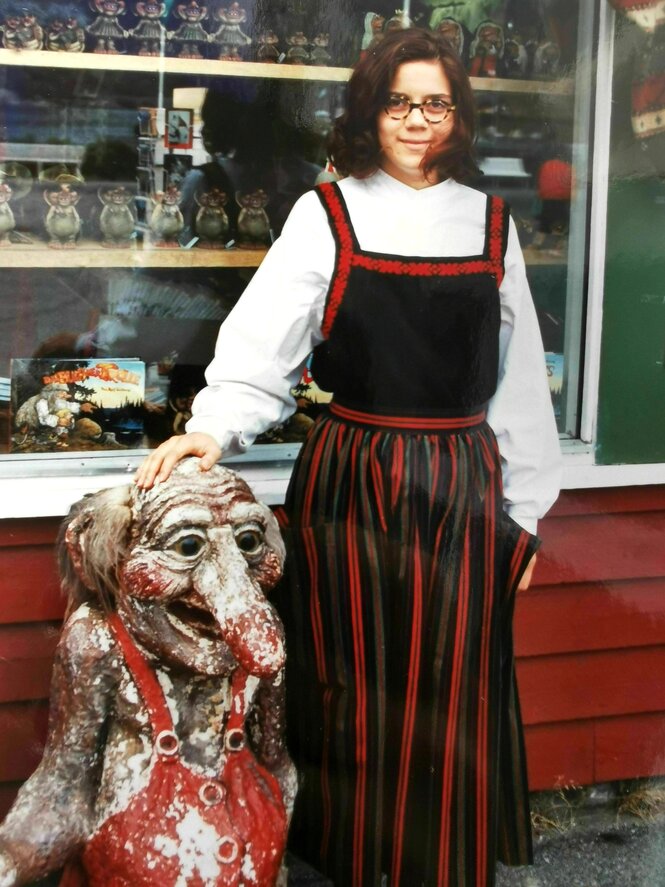 Anne Diekhoff 1993 als Mitarbeiterin in nordischer Tracht