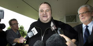 Kim Dotcom vor der Presse