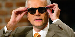 TV-Entertainer Harald Schmidt mit Sonnenbrille.