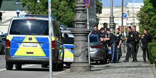 Polizisten bei dem Einsatz in München am Donnerstag