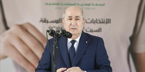 Abdelmadjid Tebboune nach der Stimmabgabe