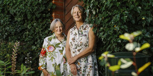 Gabriella Pape (rechts) und Isabelle Van Groeningen (links) in der Königlichen Gartenakademie