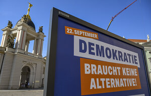 Das Foto zeigt ein Plakat vor dem Potsdamer Landtag mit der Aufschrift 