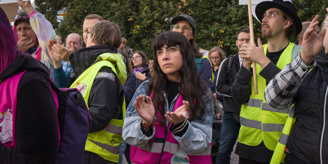 Protest der Elterninitiative „Einhorn sucht Bildung“ in Solidarität mit den Kita-Beschäftigten am Freitag