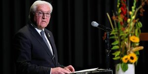 Bundespräsident Frank-Walter Steinmeier spricht bei der zentralen Gedenkveranstaltung zum Jahrestag des Hamas-Angriffs auf Israel vom 7. Oktober 2023 in der Kaiser-Wilhelm-Gedächtniskirche