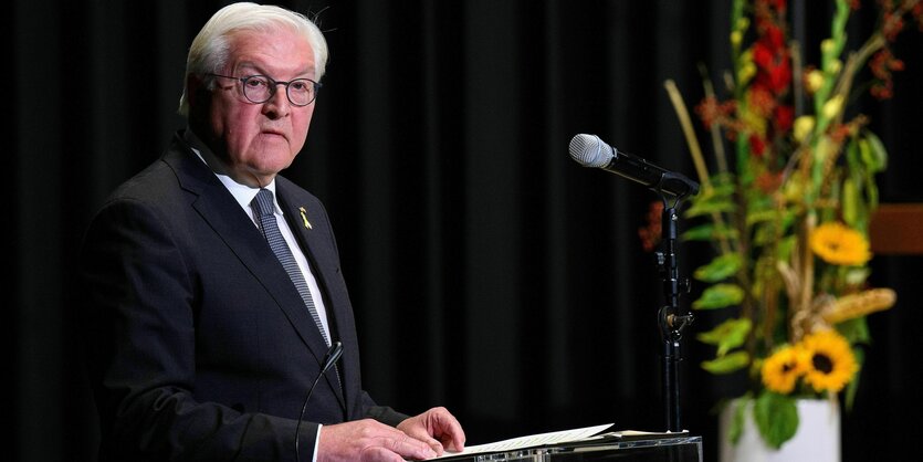 Bundespräsident Frank-Walter Steinmeier spricht bei der zentralen Gedenkveranstaltung zum Jahrestag des Hamas-Angriffs auf Israel vom 7. Oktober 2023 in der Kaiser-Wilhelm-Gedächtniskirche