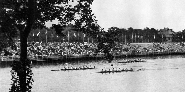 Das Bild zeigt die Grünauer Regattastrecke während der Olympischen Spiele 1936