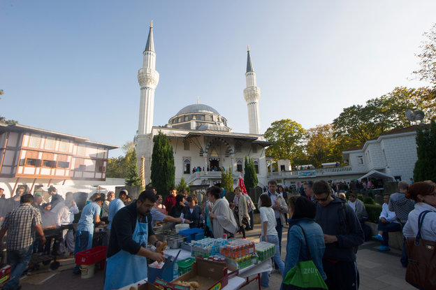 Sehitlik-Moschee am Tag der offenen Moschee