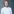 Frau mit blonden Haaren und weißem Pullover