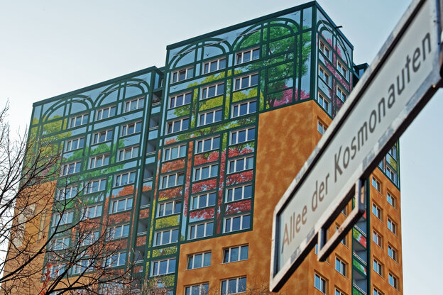 Hochhaus an der Allee der Kosmonauten