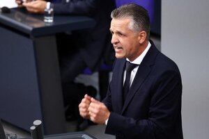 Thorsten Frei spricht im Bundestag