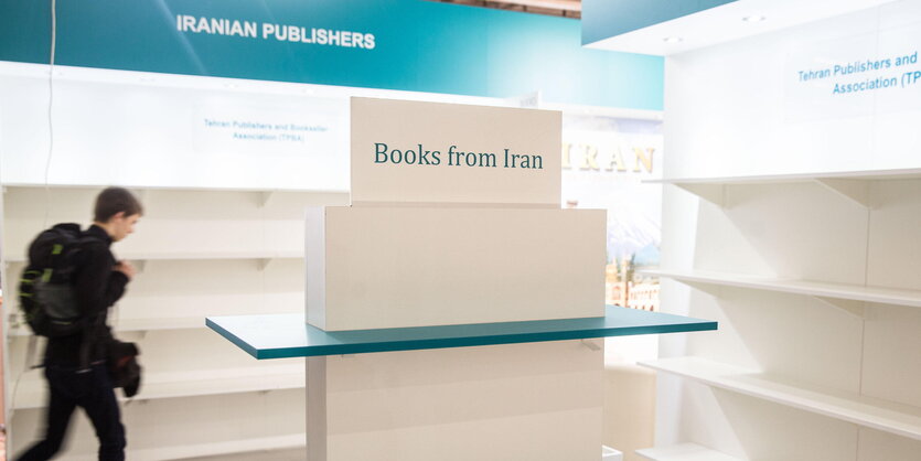 Der leere Bücherstand iranischer Verlage in Frankfurt