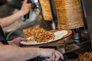 Ein Döner in der Zubereitung