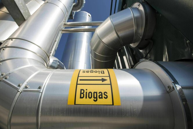 Rohre einer Biogasanlage