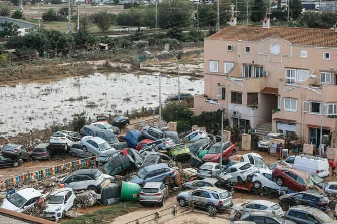 Autos in den Fluten von Spanien