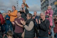 Menschen bei Protesten.