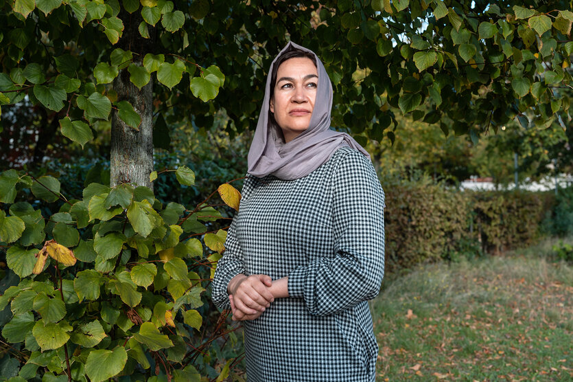 Portrait der afghanischen Kinderbuchautorin Naeema Ghani