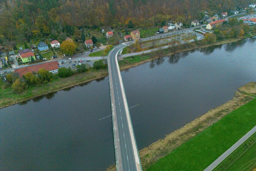 gesperrte Elbbrücke