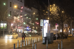 Das bild zeigt Böller in Schöneberg am Vorabend zu Silvester vergangenen Jahres