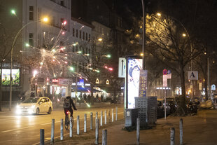 Das bild zeigt Böller in Schöneberg am Vorabend zu Silvester vergangenen Jahres