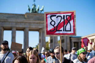 Frauenrechtsgruppen protestieren in Berlin