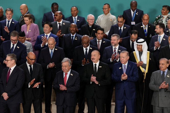 Die Staats- und Regierungschefs der Welt posieren für ein Familienfoto auf der Klimakonferenz der Vereinten Nationen (COP29) in Baku, Aserbaidschan, am 12. November 2024