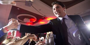 Justin Trudeaut begrüßt seine Unterstützer