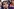 Fitto hat schwarze Haare und schaut in die Ferne