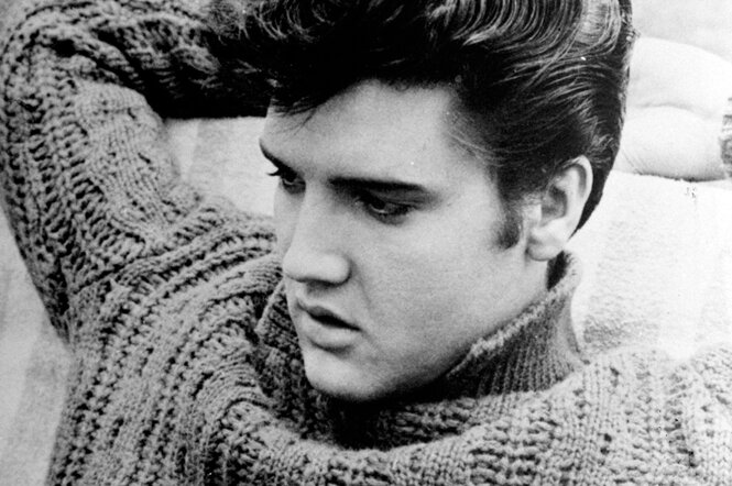 Elvis Presley beim Entspannen im Jahr 1958