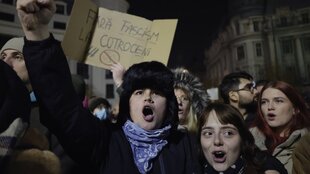 Protestierende junge Frauen