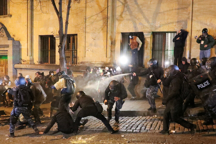 Ausschreitungen zwischen Demonstranten und der Polizei in Tbilisi, Georgien