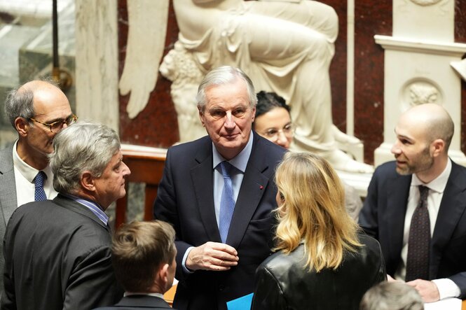 Premierminister Barnier im französischen Parlament