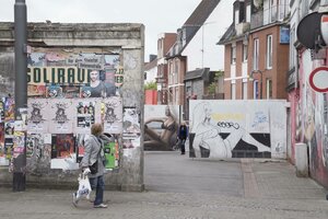 Sichtschutzwände verhindern den Blick auf Prostituierte