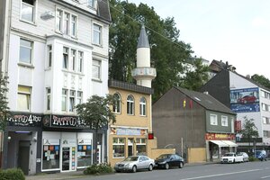 An der Einfallsstraße Gathe in Wuppertal ist das bisherige kleine Moscheegebäude der Ditib in Wuppertal zu sehen