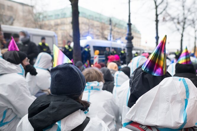 Eingekesselte Ende-Gelände-Aktivist:innen