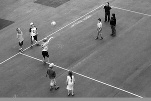 Und raus bist du! Völkerball in seiner unschuldigsten Variante.