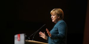 Angela Merkel beim Gewerkschaftstag der IG Metall