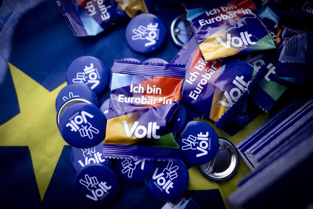 Volt-Werbemittel, Anstecker und Gummibärchen