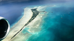 Kiribati vom Flugzeug aus gesehen.