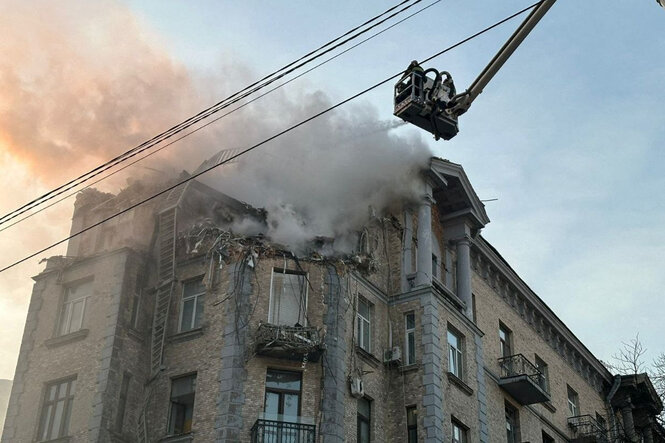 Zerstörtes Gebäude in Kiew nach Drohnenangriff