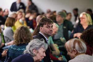 Der Grünen-Politiker Stefan Gelbhaar bei einer Sitzung seines Kreisverbandes